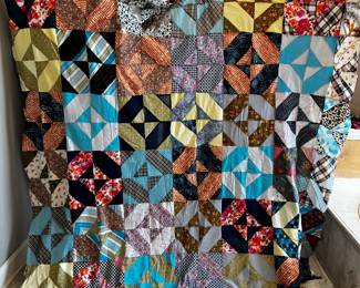 #199	quilt	Scrappy flying geese on point quilt top 86x80	 $35.00 			
