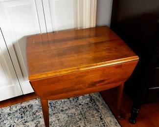 #86	Maple End Table w/Flip-down Sides - 17-35x 25x24	 $75.00