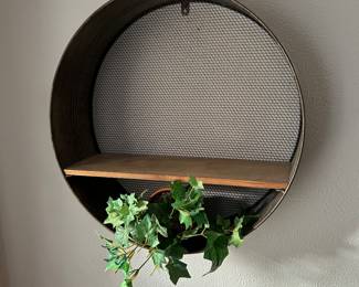 A repro sifter with shelf.