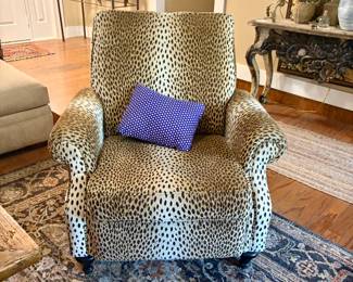 Basset reclining animal print chair