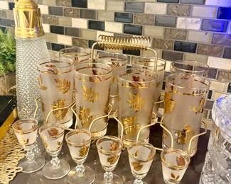 Vintage bar glass set