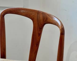 Mid Century Danish Six Juliane Dining Chairs in Rosewood, Johannes Andersen for Uldum 1960s, (detail).
