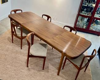 Incredibly Rare Design!!! Mid Century Danish Dining Table in Rosewood, Johannes Andersen for Uldum 1960s.