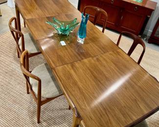Incredibly Rare Design!!! Mid Century Danish Dining Table in Rosewood, Johannes Andersen for Uldum 1960s.