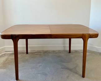 Mid Century Danish Dining Table in Rosewood, Johannes Andersen for Uldum 1960s,( shown w/o leaves)