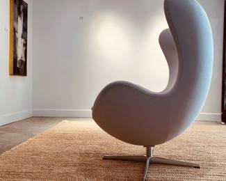 Arne Jacobsen Egg Chair Fabric : Kvadrat Pattern: Steelcut Color: 220 on epic Merida Abaca Rug, Pattern: Cordova Color: Wild Rice, 10’ x 10’ / William Pachner "Deposition" Oil on Masonite, 1958