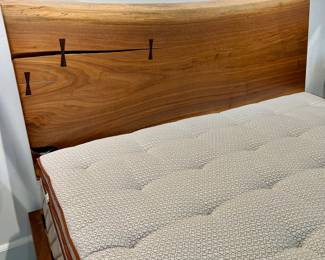 Custom Boyd & Allister Live Edge Walnut Queen Bed w/ Duxiana 1001 Mattress & Pad, stunning design