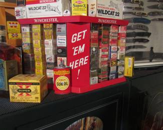 WINCHESTER STORE DISPLAY