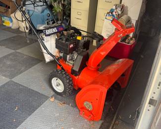 Ariens 524 Snowblower