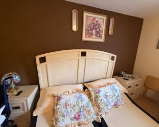 Stanley King Adjustable Bed, and Matching Bedroom Set