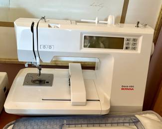 Bernina Deco 650 sewing machine