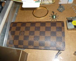 LV Wallet