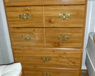 chest of drawers