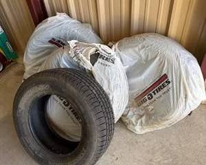 Michelin P265/65R17 Radial Tires with Tread Pattern