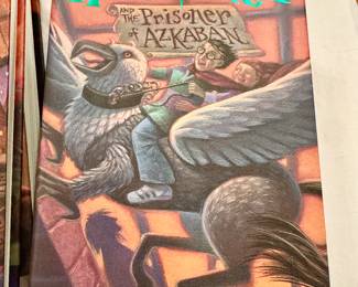 Estate sale in Dallas with collectibles, furniture, tools, kitchenware, clothing, electronics, and holiday décor priced to sell.