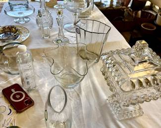 Estate sale in Dallas with collectibles, furniture, tools, kitchenware, clothing, electronics, and holiday décor priced to sell.