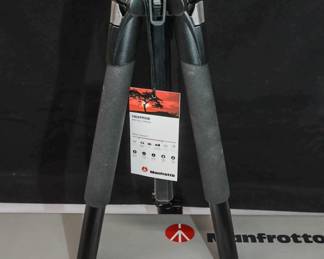 SZ153A1 MANFROTTO TIRIPOD