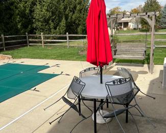 Outdoor tables & chairs