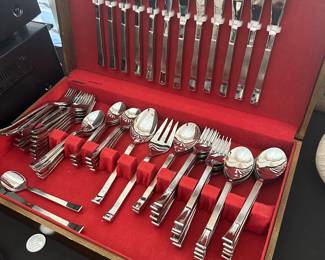 Supreme cutlery Japan service for 12 