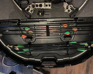 Mathews Mission Craze Compound Bow  Includes All these Hunting arrows