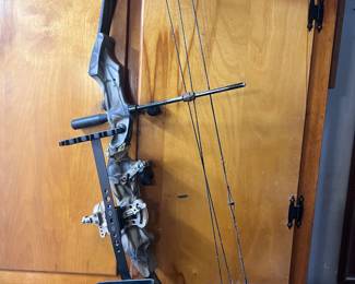 Bear Whitetail II Compound Bow