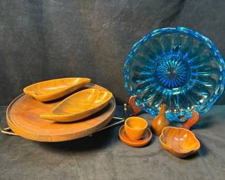 Gunsock Vernco Walnut Serving Tray And Blue Dish