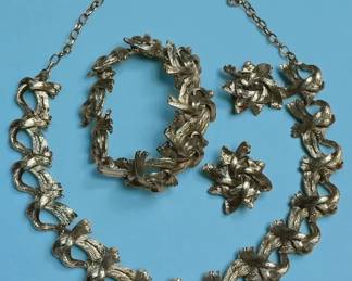 Choker Necklace Bracelet Set In Silvertone