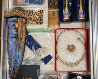 New Testament pocketbook 1861, firing locomotive by Angus Sinclair, SWARVSKI jewelry, gold perfume bottle, 