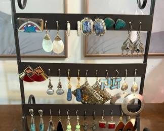 Jewelry, earrings