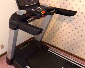 AVAILABLE FOR EARLY PURCHASE:
Bodycraft EXP T800 treadmill in like new condition, with minimal use. Inclining and heart rate monitoring capabilities (plus a whole lot more). $645
Willing to help load or driveway delivery is available.