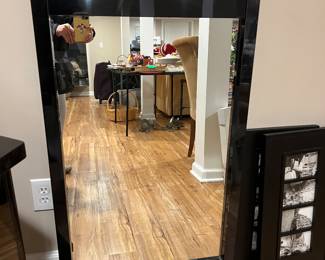 Medium size mirror