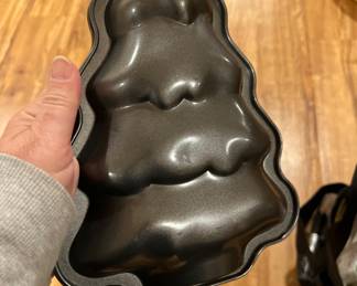 2 Christmas Tree cake pans