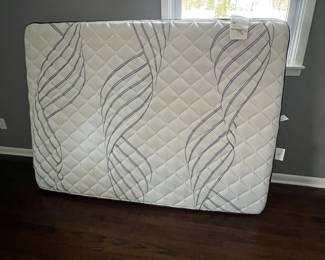 Full mattress - can be used with or without foundation