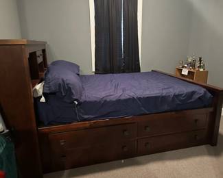 Storage bed Longview