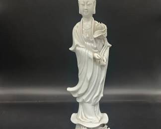 Vintage Chinese Kwan Yin White Porcelain Figurine Blanc de Chine Hong Kong