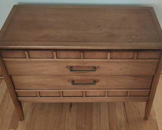 Drexel Bachelor's Chest