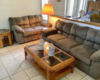 Super clean couch & loveseat 