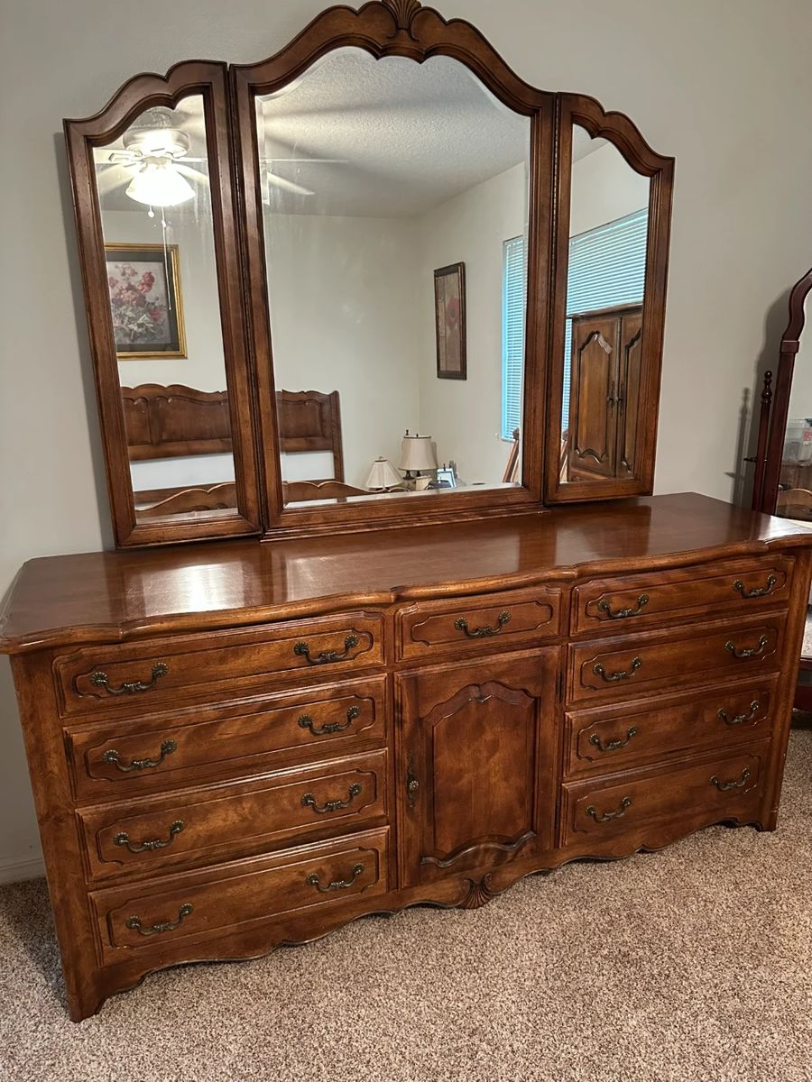 Ethan Allen dresser
