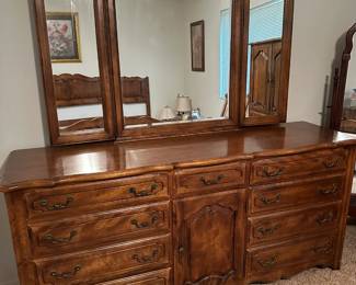 Ethan Allen dresser