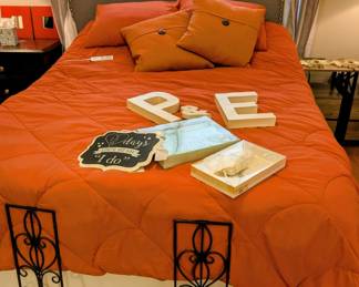 #33 Serta Adjustable Queen Bed $795