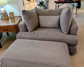 #8 Oversized Chair w/Ottoman $295