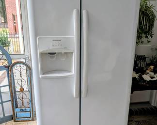 #38 Frigidaire Refrigerator #JS1-23 $385