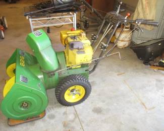 John Deere 826 Snowblower