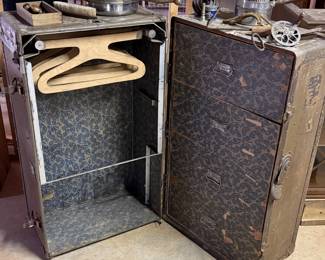Steamer Wardrobe Trunk