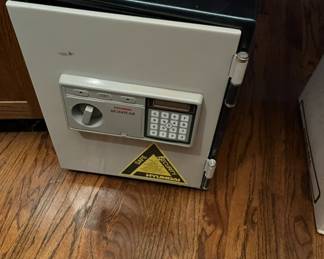 Safe has no key , no combination