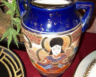 Vtg Satsuma Style Wedding Vase!
