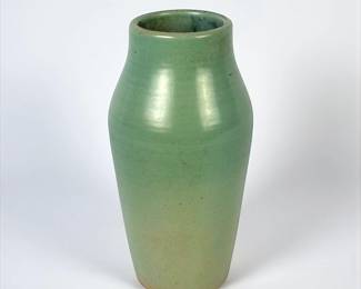 UND Green Pottery Vase