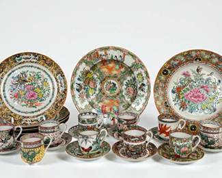 (25pc) Chinese Famille Rose Porcelain Tea Set