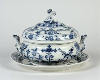Meissen Porcelain Blue Onion Tureen with Underplate