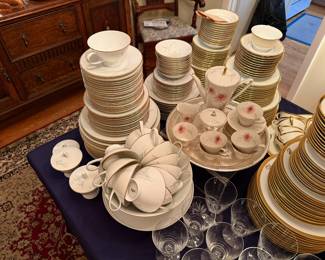 Assorted porcelain dishes: Rosenthal Continental 'Grasses', HR Bavaria, Johann Seltmann Vohenstraub Bavaria (pink floral coffee service)